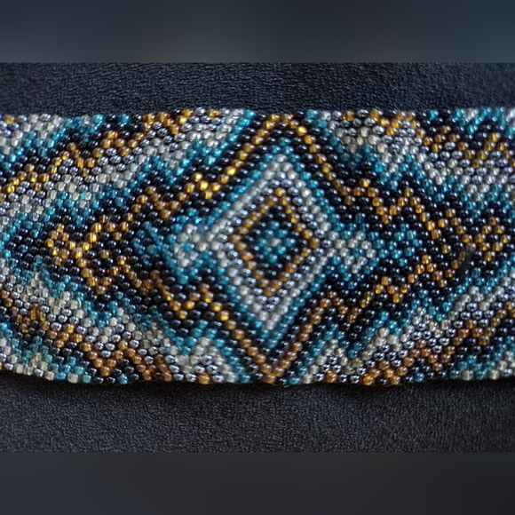 Handmade Beaded Bracelet - Picture 7 of 10